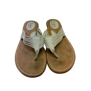 Born sandals thong Flip Flop Slide On White women’s size 8 M